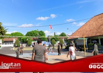Jaga Kebugaran, Anggota Makodim 0825/Banyuwangi Laksanakan Olahraga Volley