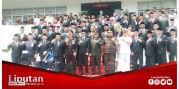 Plt. Bupati Labuhanbatu Bacakan Surat Mendagri di Sidang Paripurna di Gedung DPRD Jalan SM Raja
