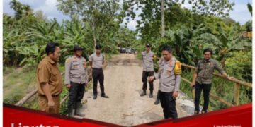 Kapolres Ogan Ilir Tinjau Kerusakan Jalan dan Jembatan di Desa Sukananti, Kecamatan Rantau Alai