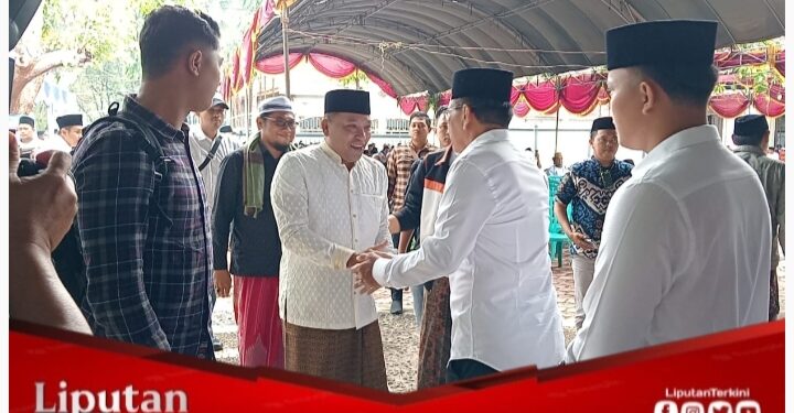 Antusias Warga Omben Menyambut H. Slamet Junaidi Menghadiri Acara Maulid Nabi