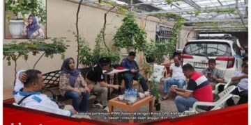 Kunjungi Taman Anggur Ponjay, PPWI Siap Dukung Program Penanaman 2 Juta Pohon Anggur