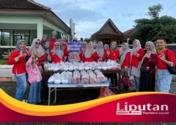 Himpunan Ahli Rias (HARPI) Melati Rogojampi Berbagi Takjil