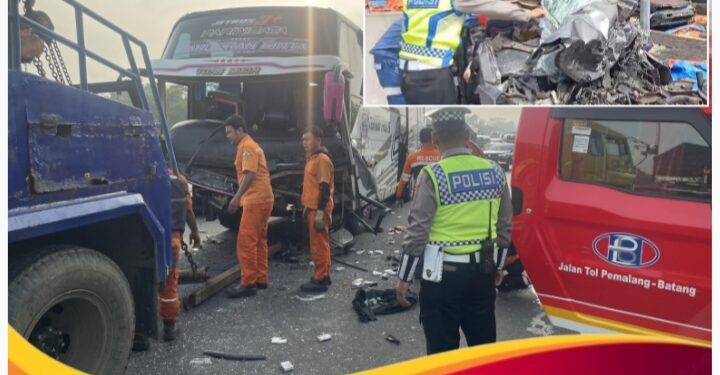 Honda BR-V Tabrak Bus di Tol Pemalang-Batang KM 332