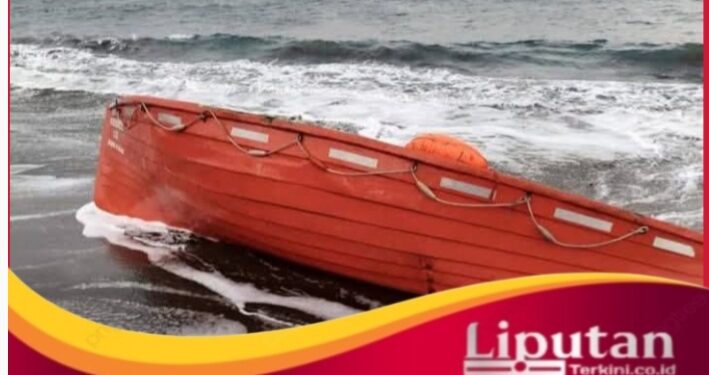 Tragedi Selat Bali! Empat dari Penumpang KMP Tunu Pratama Jaya yang Selamat Ditemukan Naik Sekoci