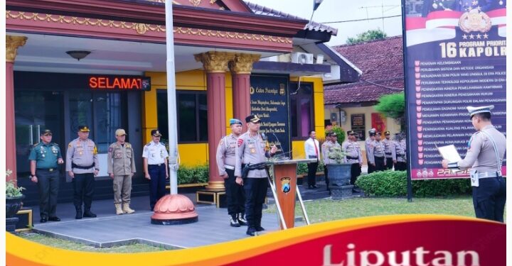 Sinergitas TNI-POLRI Dalam Apel Gelar Pasukan Operasi Patuh Semeru 2025 Polres Blitar Kota