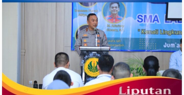 Beri Materi di MPLS SMA Labschool, Kadiv Humas Berikan Motivasi Hadapi Bonus Demografi